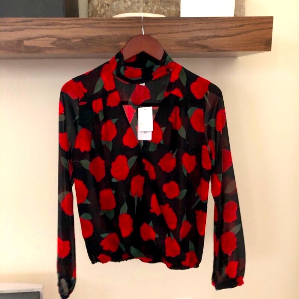 Guess Long Sleeve Black and Red Rose Floral Blouse Mock neck Choker Top NWT